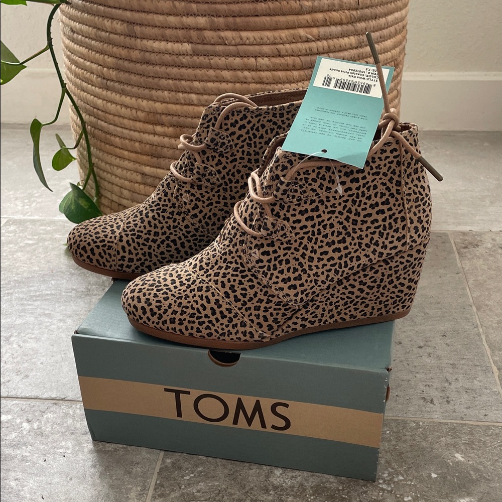 TOMS Leopard Print Ankle Booties